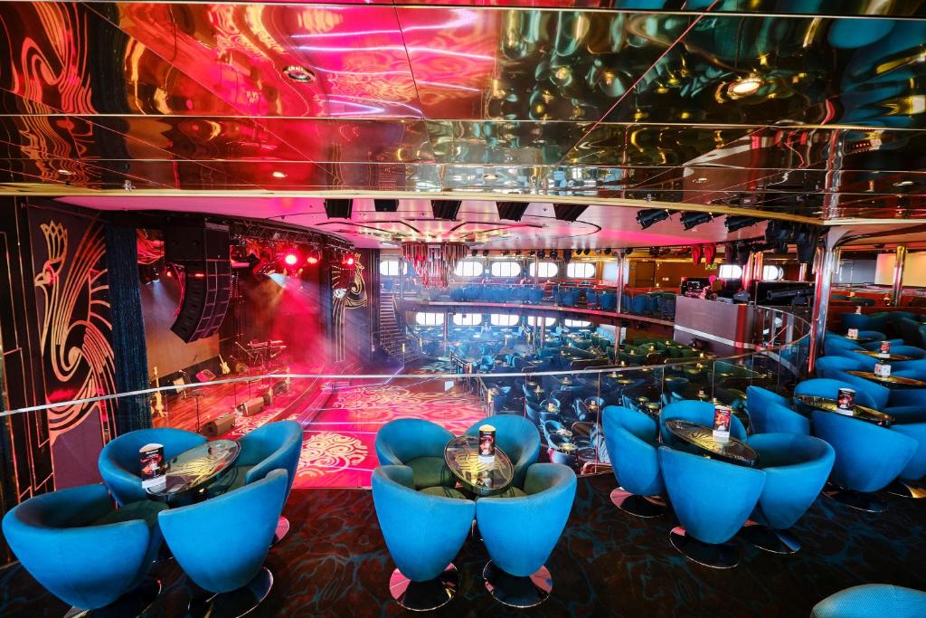 MS Baltic Queen; scene - opholdssrum