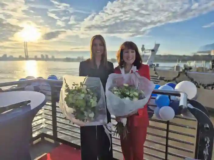 CEO i VIVA Cruises Andrea Kruse og gudmor Jeannine Williamson