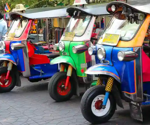 Det er sjovt at køre med tuk-tuk