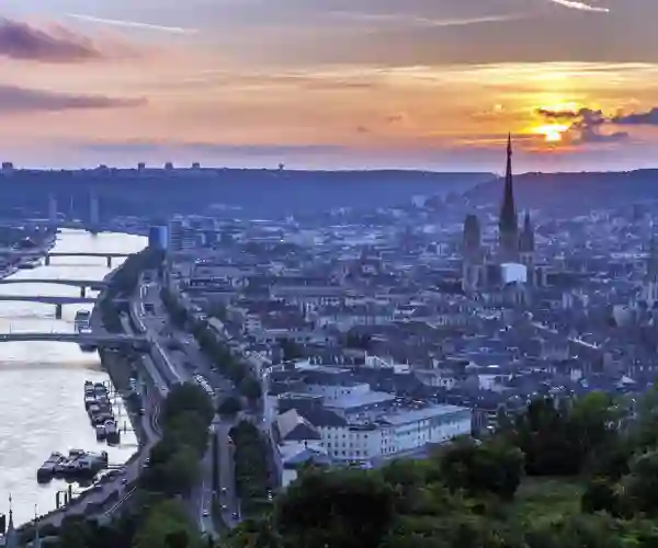 Rouen med sin ruvende Notre Dame