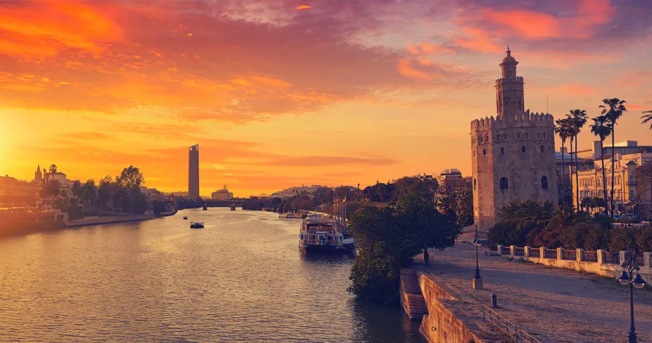 Guadalquivir, floden og Torre del Oro, Sevilla