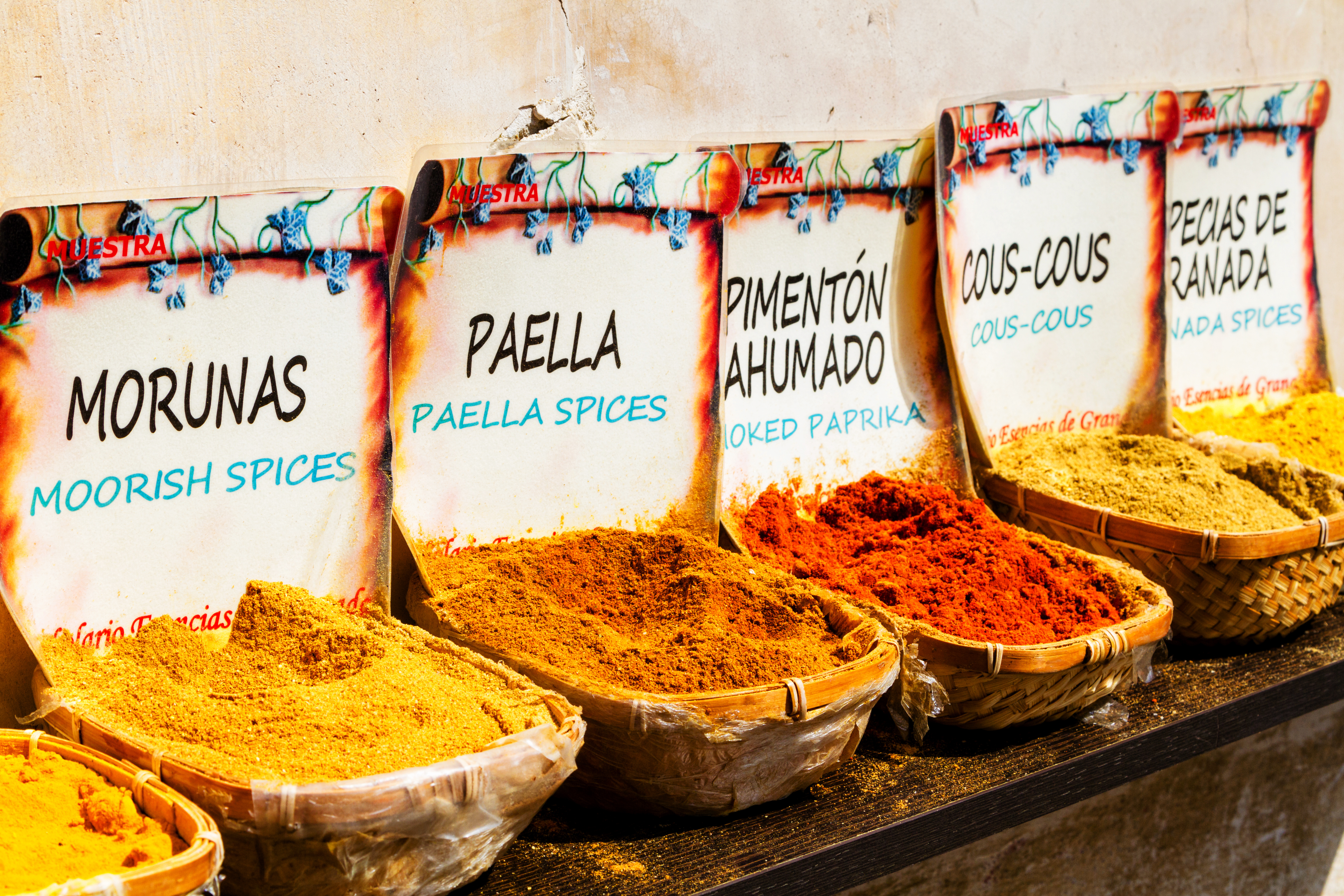 Eksotiske krydderier i den orientalske basar