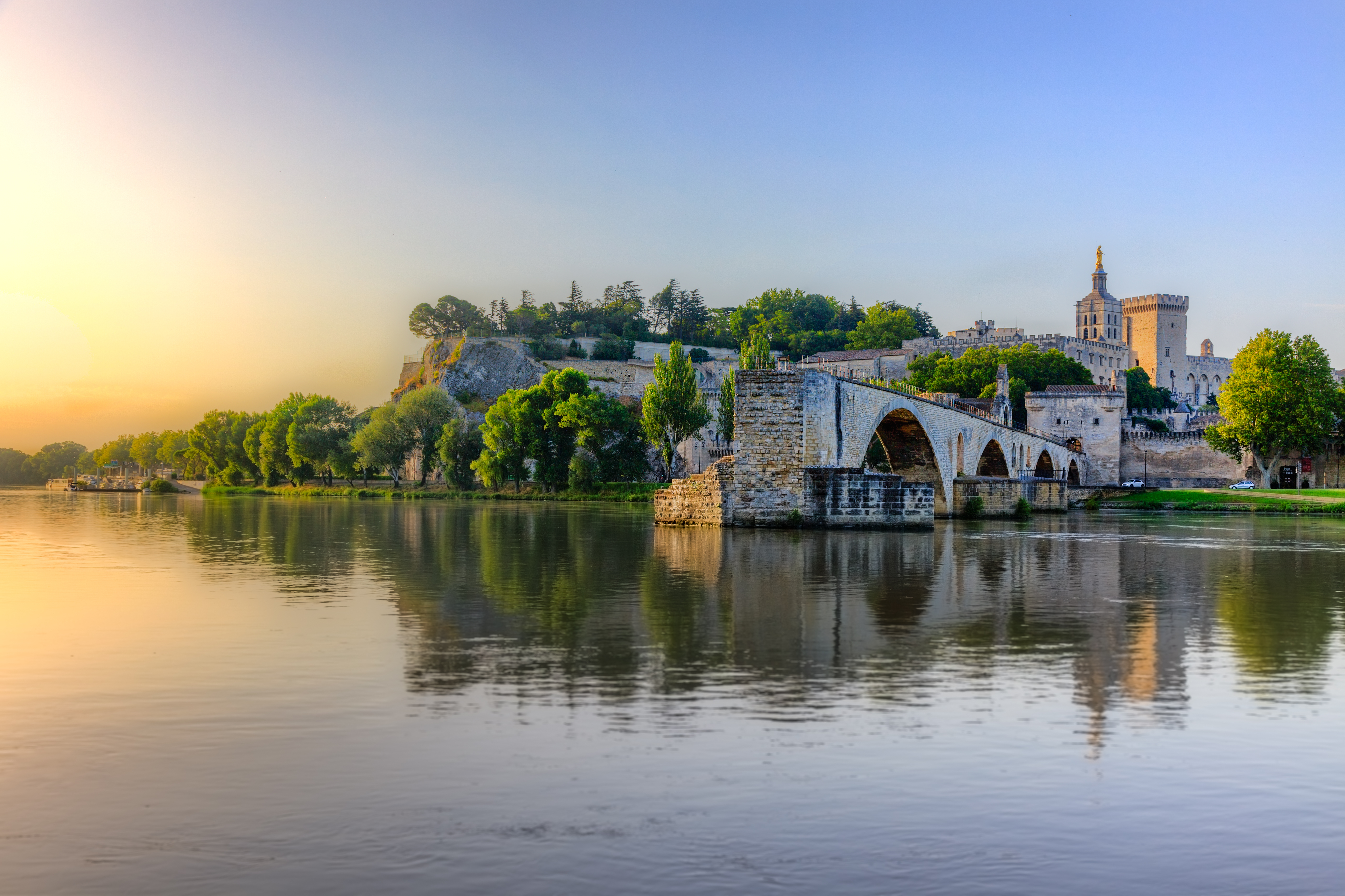 Pont Saint-Bénézet i floden Rhone