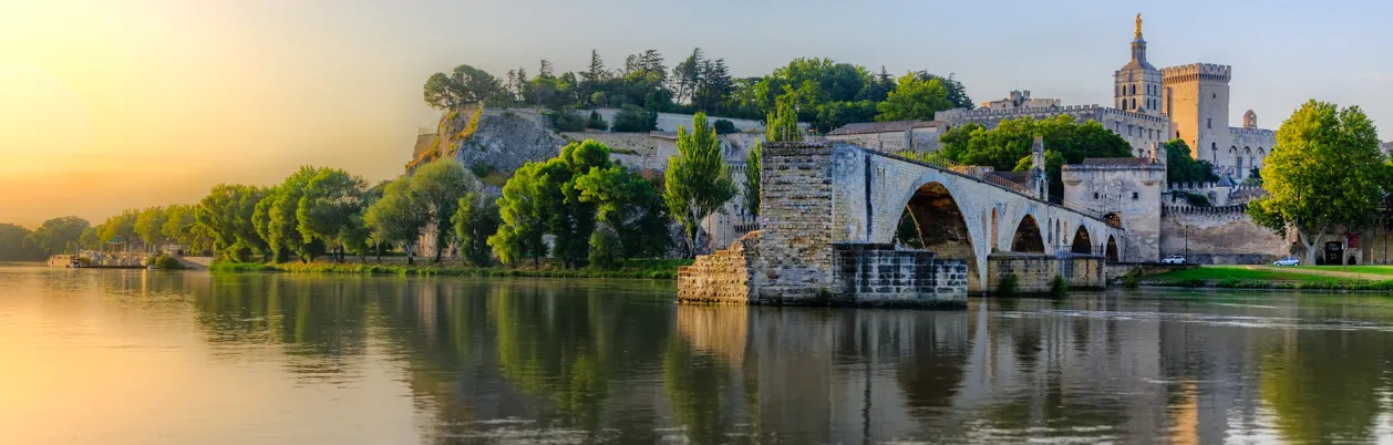 Pont Saint-Bénézet i floden Rhone