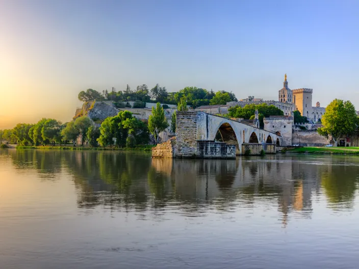 Pont Saint-Bénézet i floden Rhone