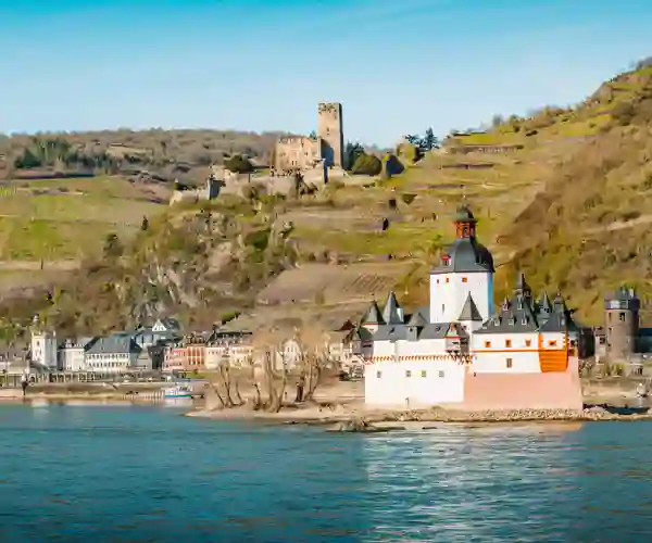 Pfalzgrafenstein slott, på Falkenau Island i Rhinen