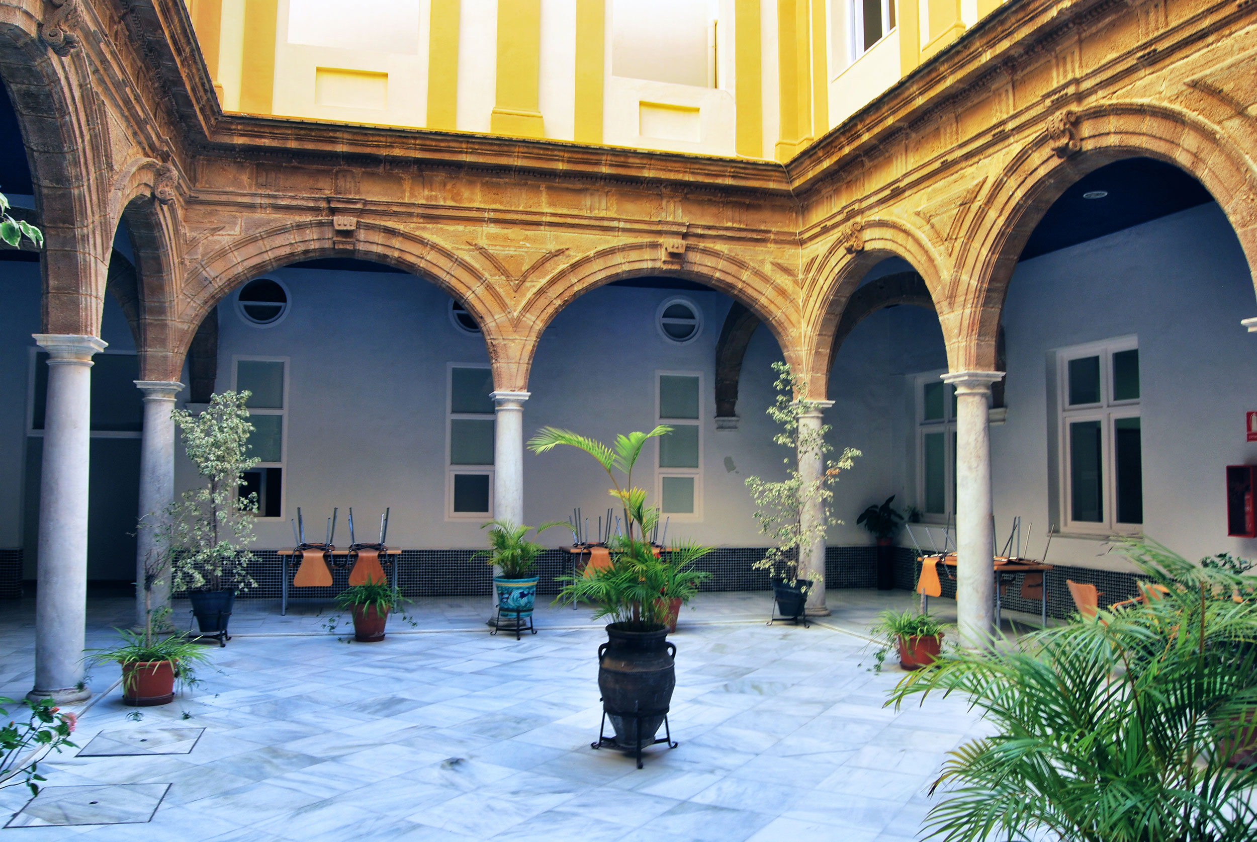 Universitetspatio i Cádiz