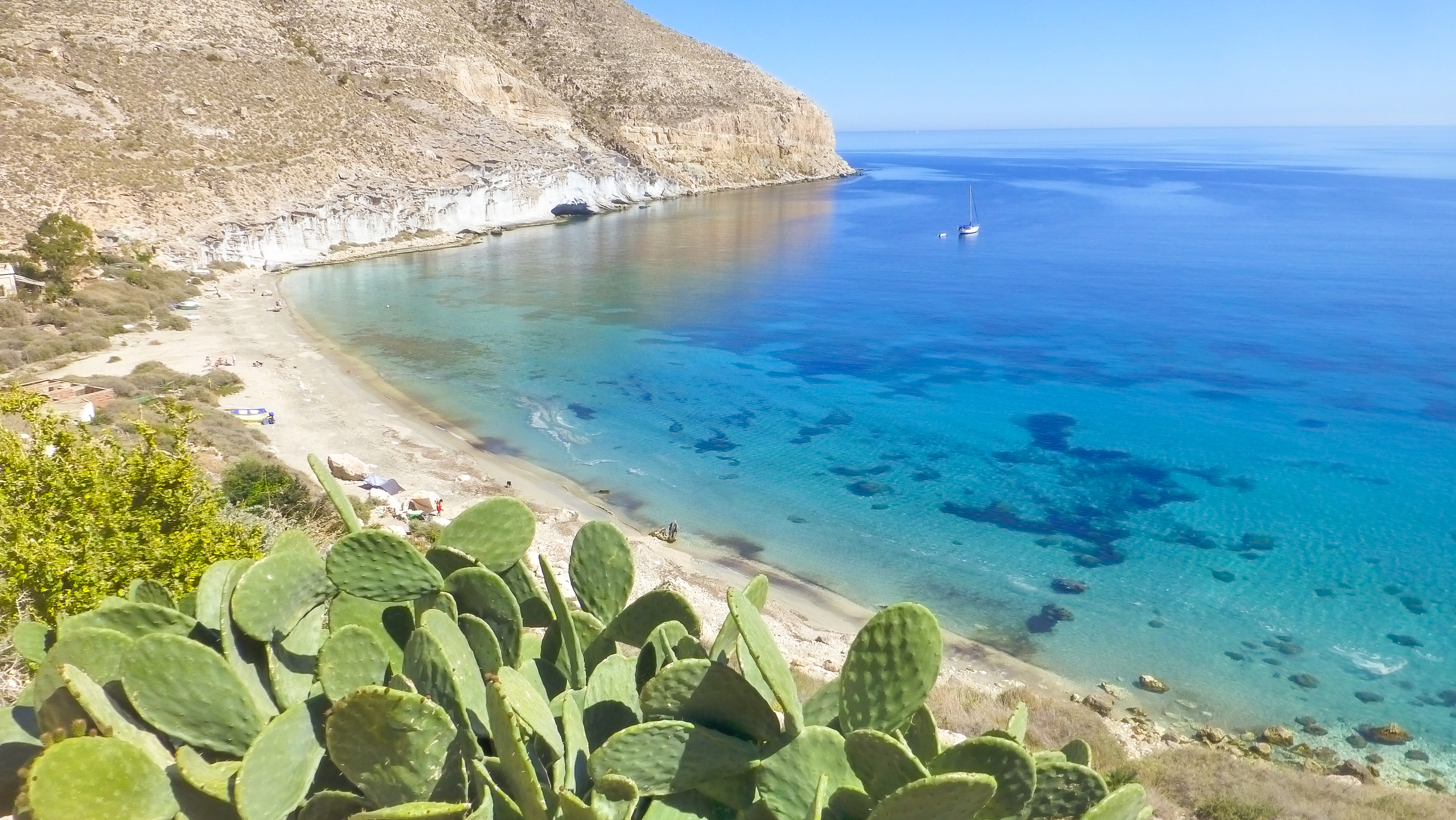 Det krystalklare vand ved Cabo de Gata