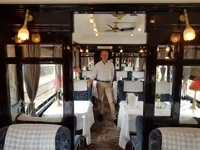 Svein Erik i restaurantvognen