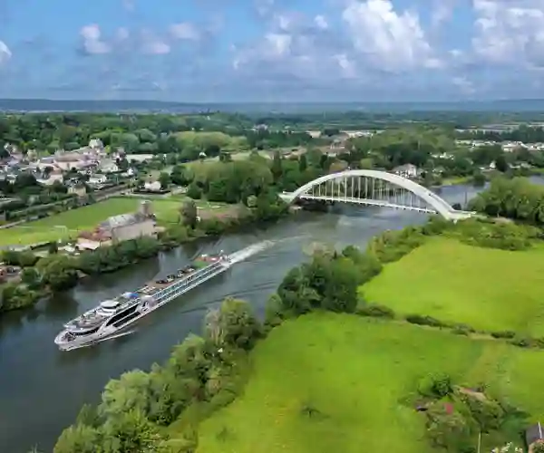 VIVA BEYOND på Seinen