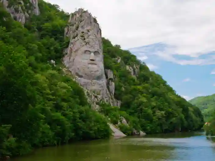 Statue av Kong Decebalus