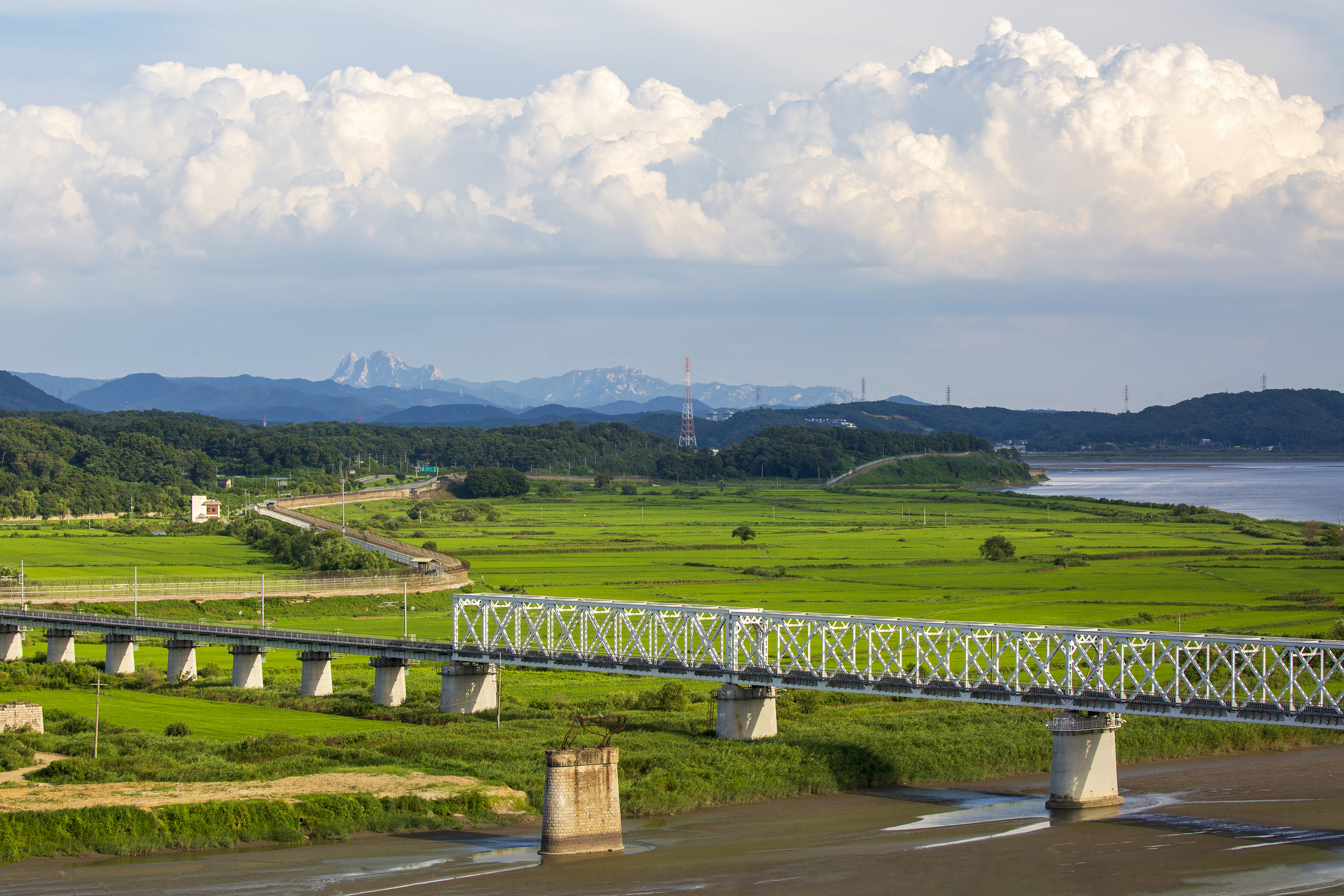 DMZ 