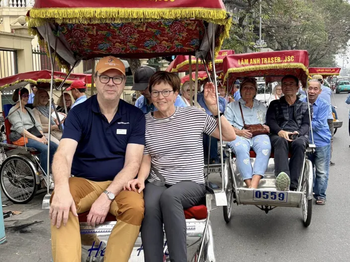 Reiseledere Knut J. Støvne og Eeva-Liisa Støvne