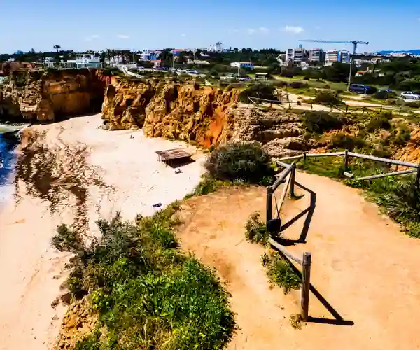 Turmuligheter langs stranden