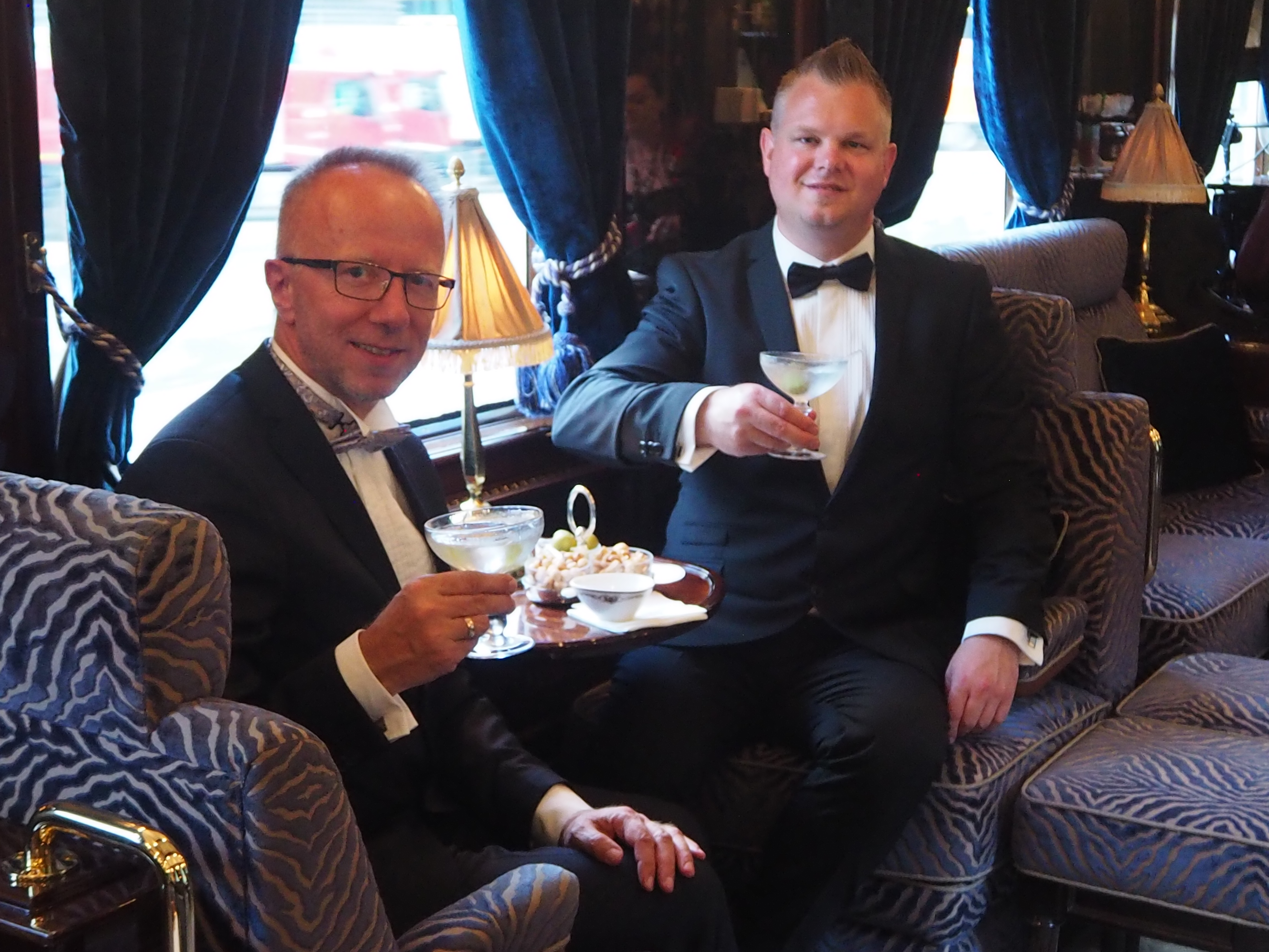 Drinker i barvognen