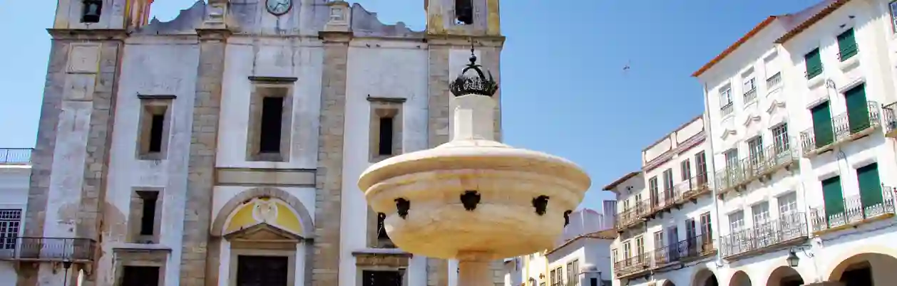 Évora