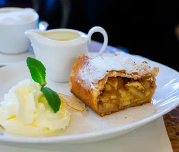 Apfelstrudel