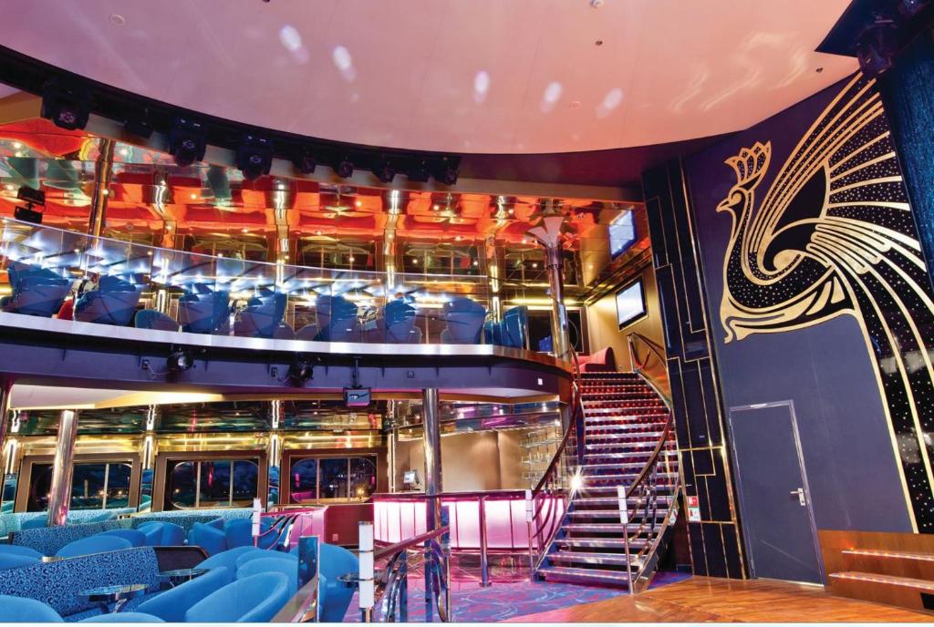 MS Baltic Queen, indefra