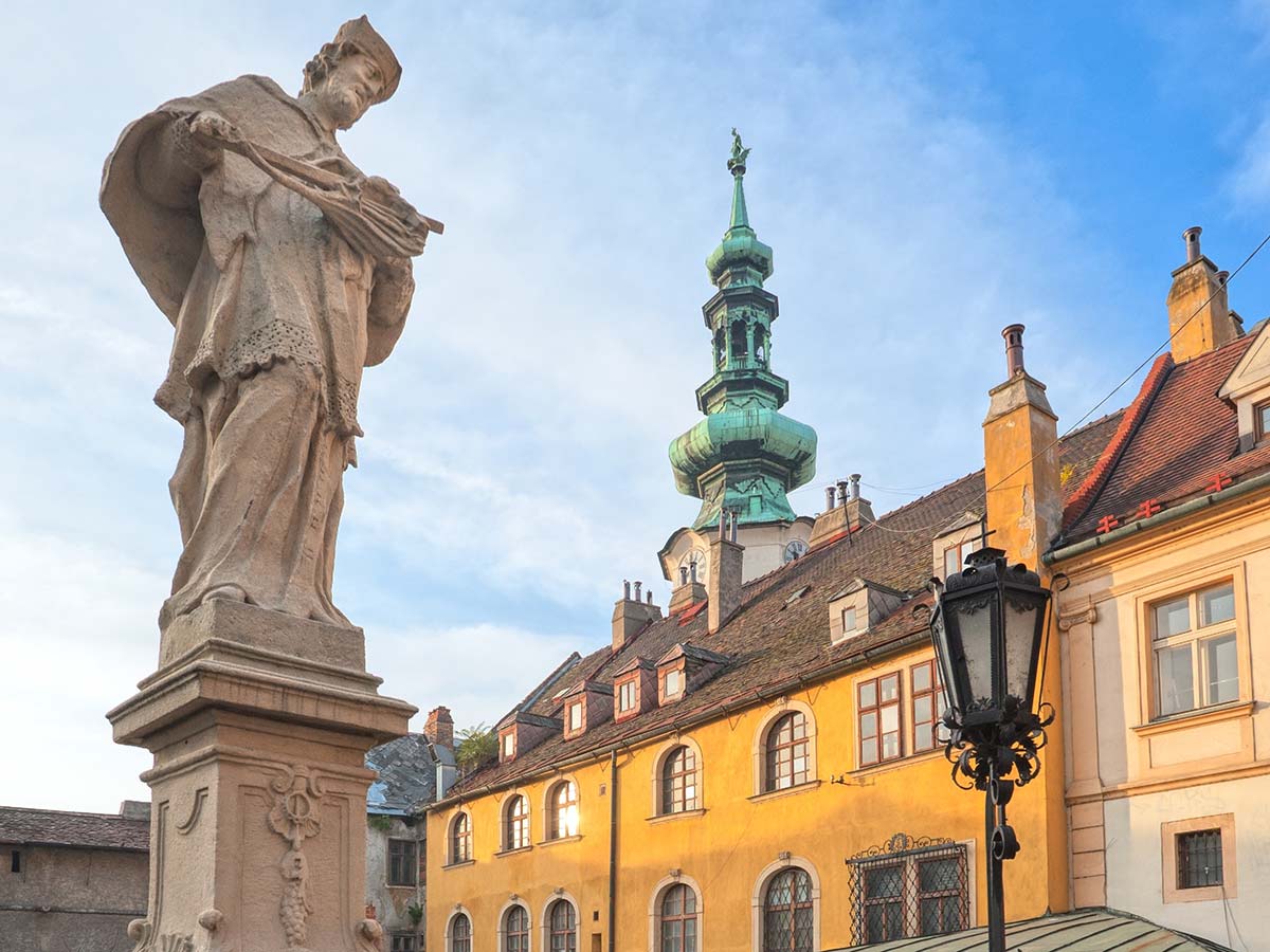 Michalesbroen, Bratislava