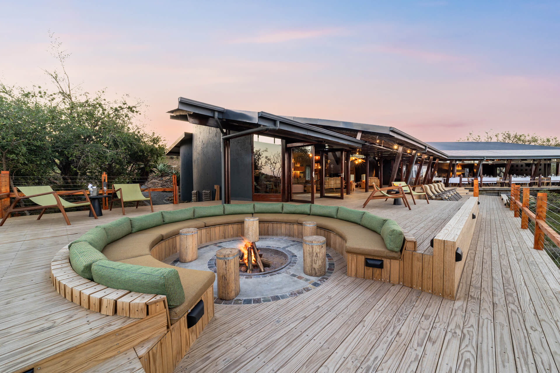 Rhino Ridge Safari Lodge