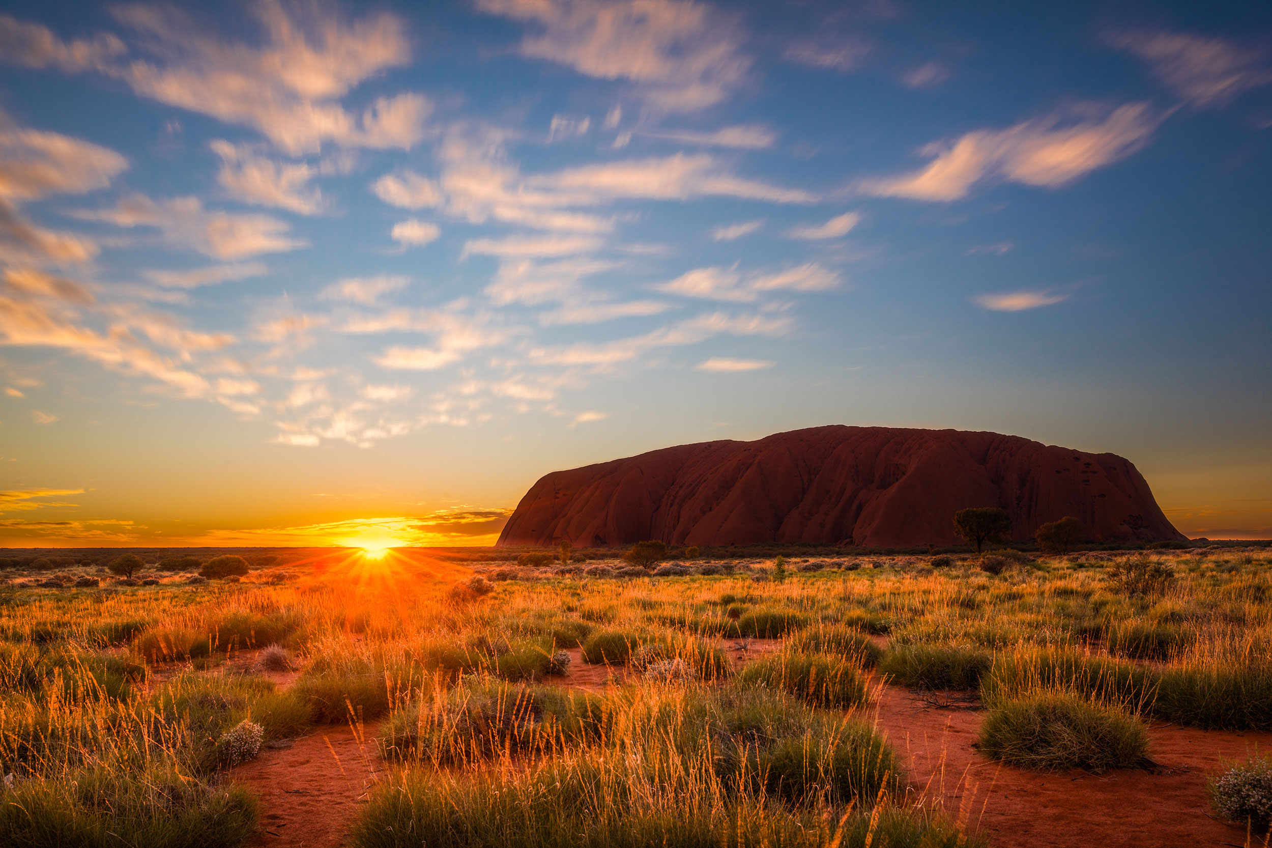 Solopgang over Uluru