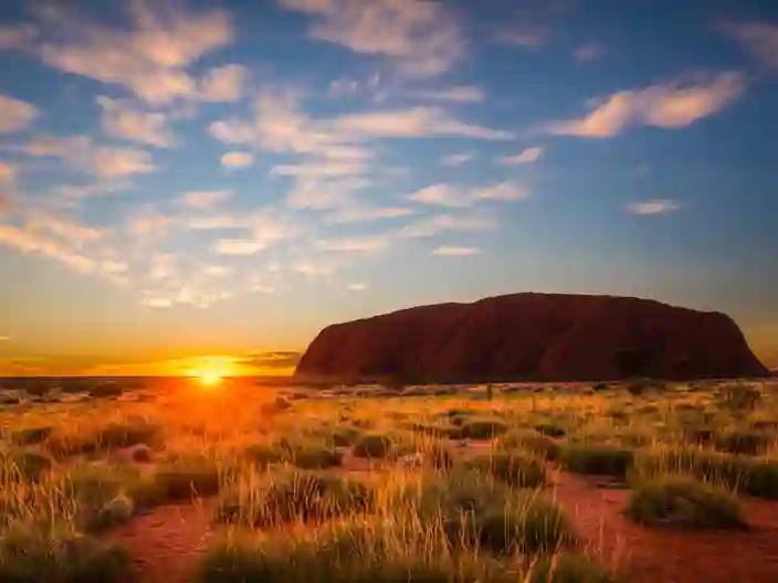 Solopgang over Uluru