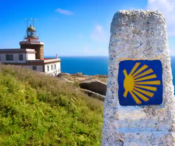 Skilt fra Sankt Jakobsvejen og fyrtårnet ved Finisterre