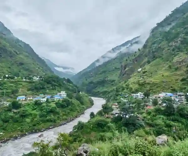 Elven Trishuli ved Syapru Best