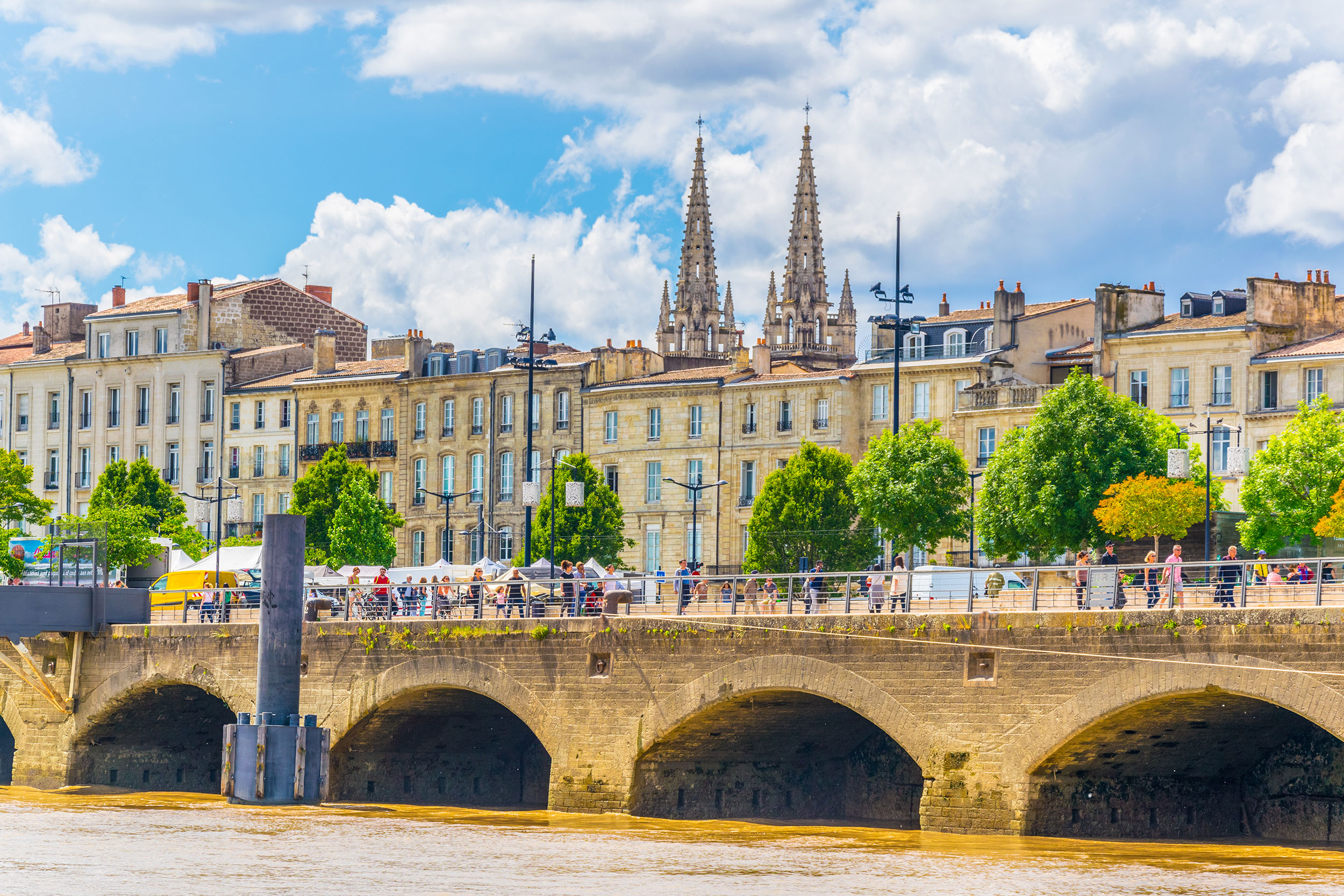 Promenaden ved Garonne-floden i Bordeaux
