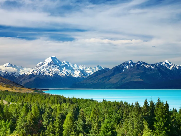 Mount Cook och lake Pukaki i Nya Zeeland