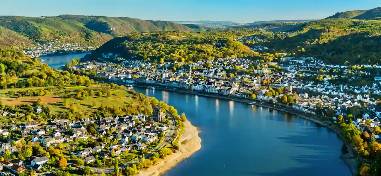 Floden Rehn med Filsen och Boppard på varsin sida