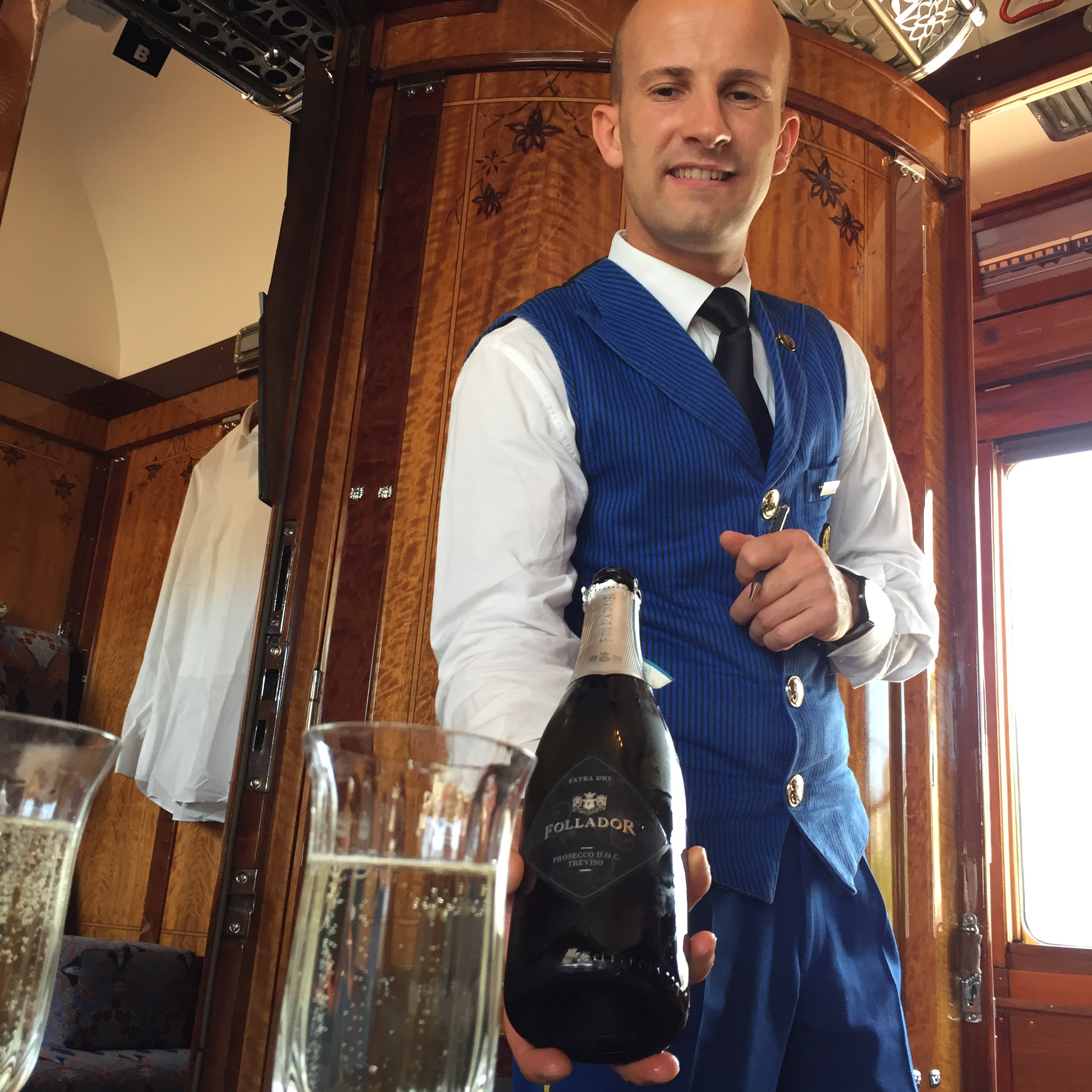 Prosecco servert på kabinen