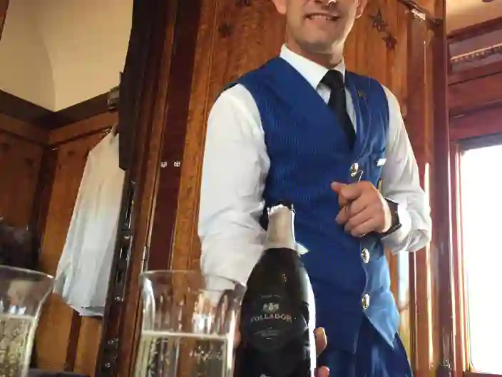 Prosecco servert på kabinen