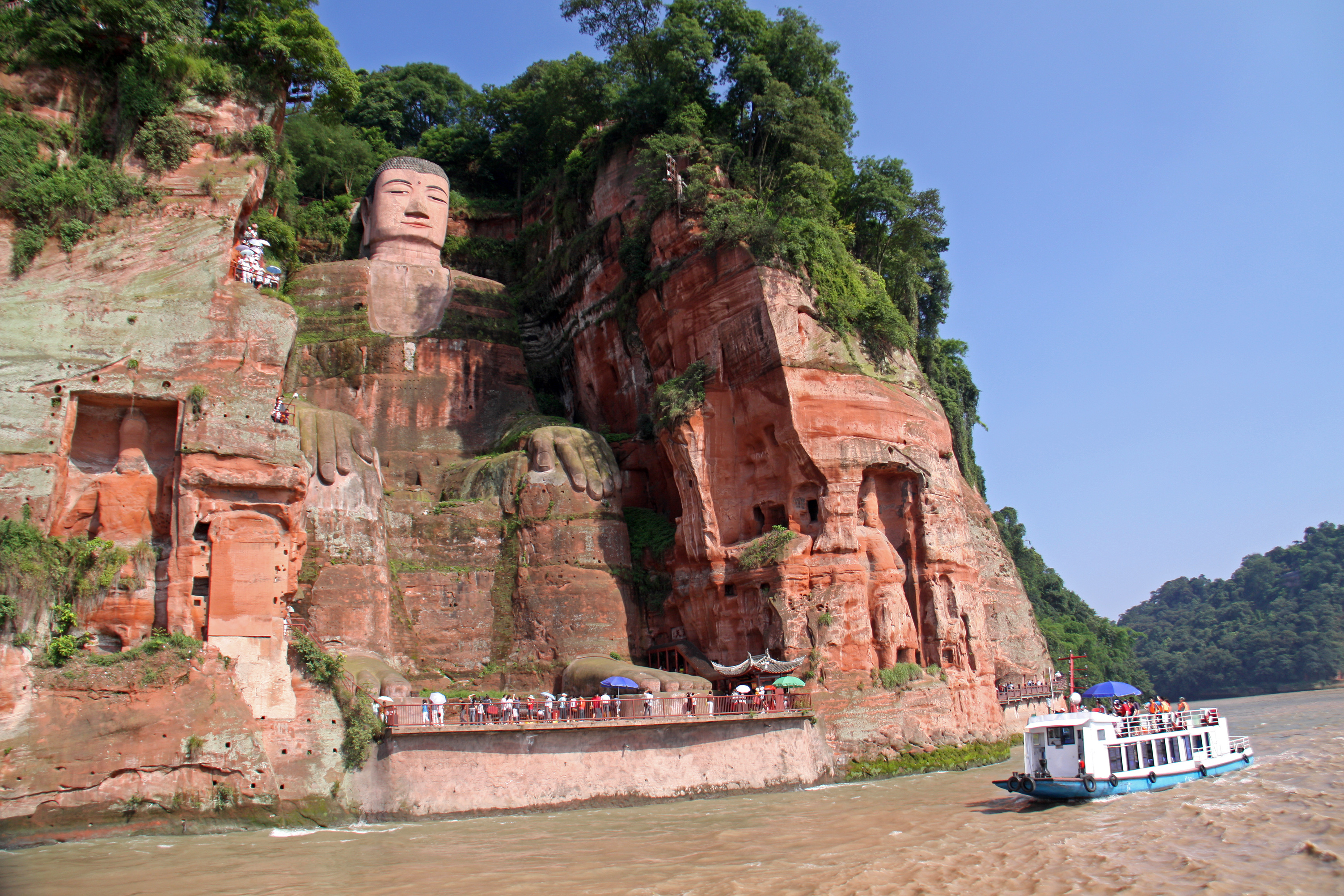 Verdens største Buddha-statue i Leshan, 71 meter høy