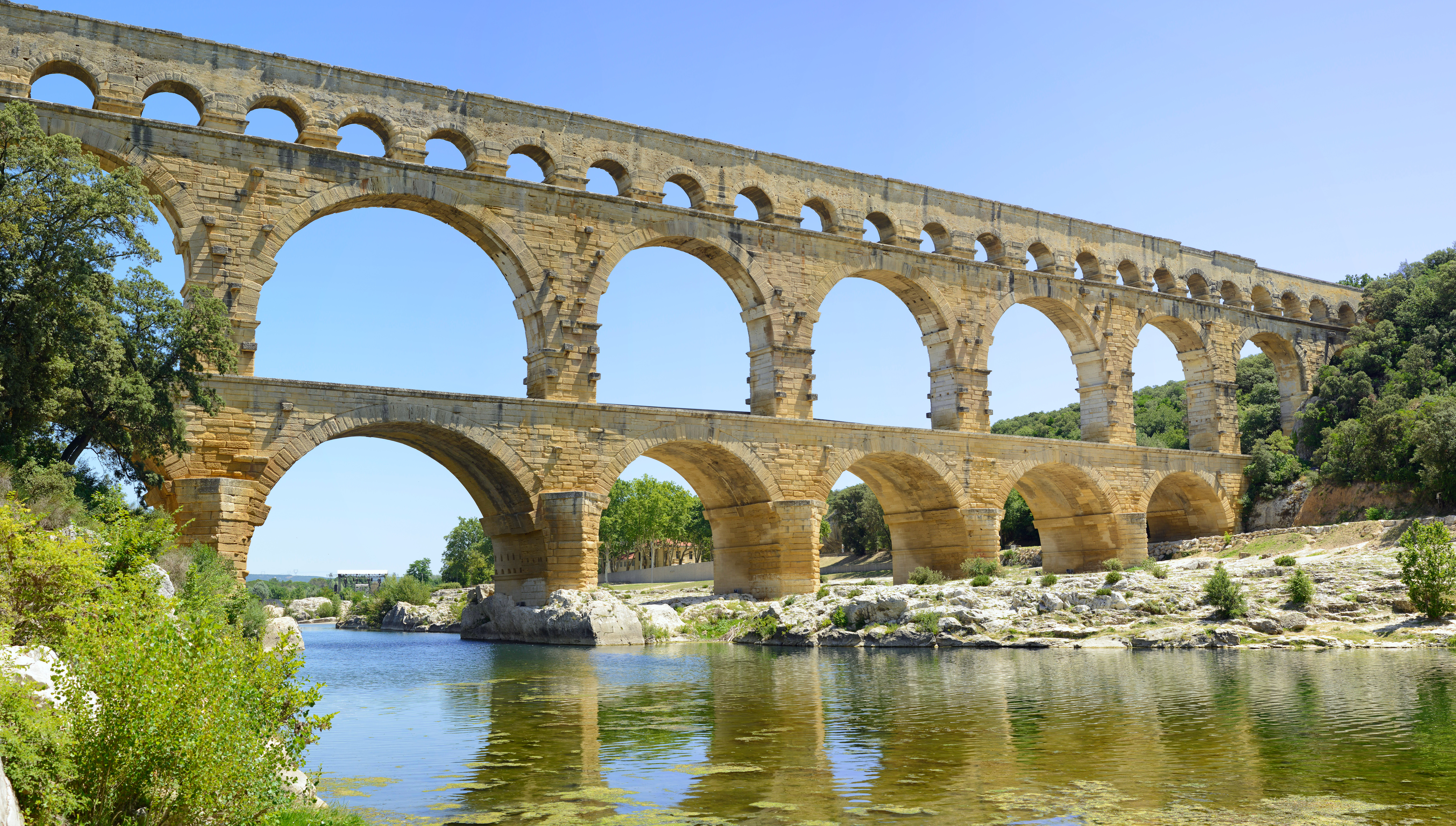 Pont du Gard är en romersk akvedukt