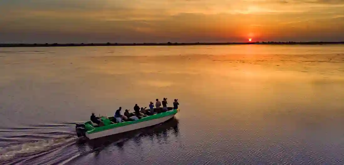 Sejlads i små både på Donaus Delta