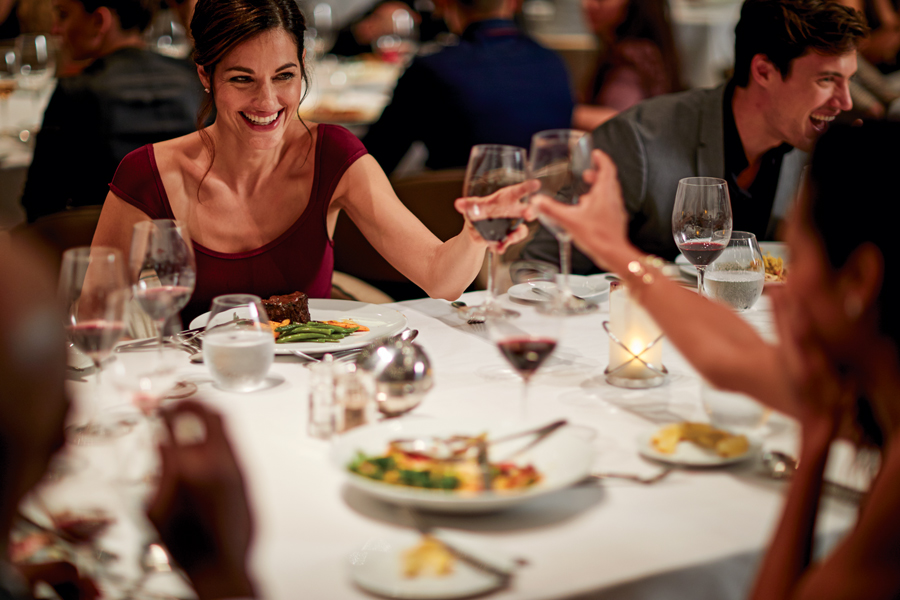 Middag i huvudrestaurangen Celebrity