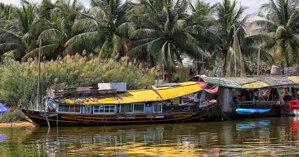 Livet i Vietnam är tätt knutet till floden och dess vattenvägar.