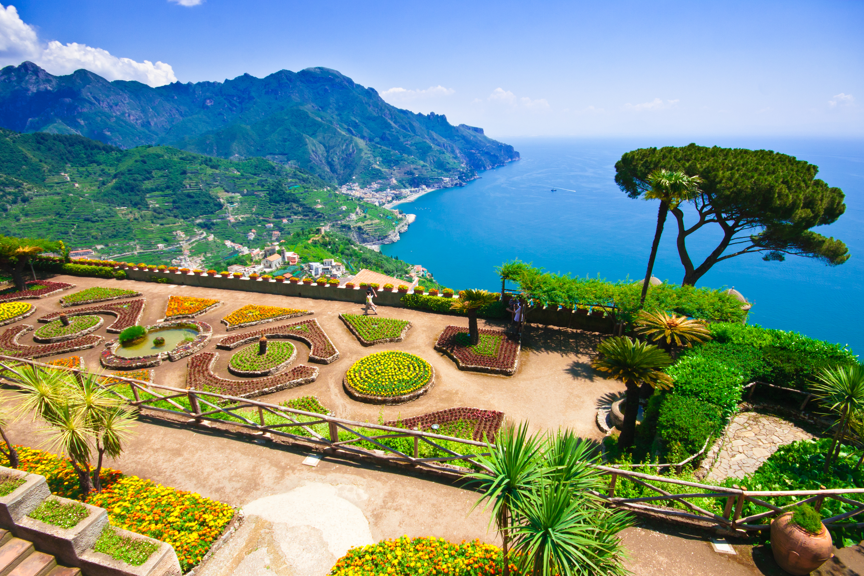 Udsigt over havet og Villa Rufolos haver i Ravello