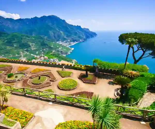Udsigt over havet og Villa Rufolos haver i Ravello