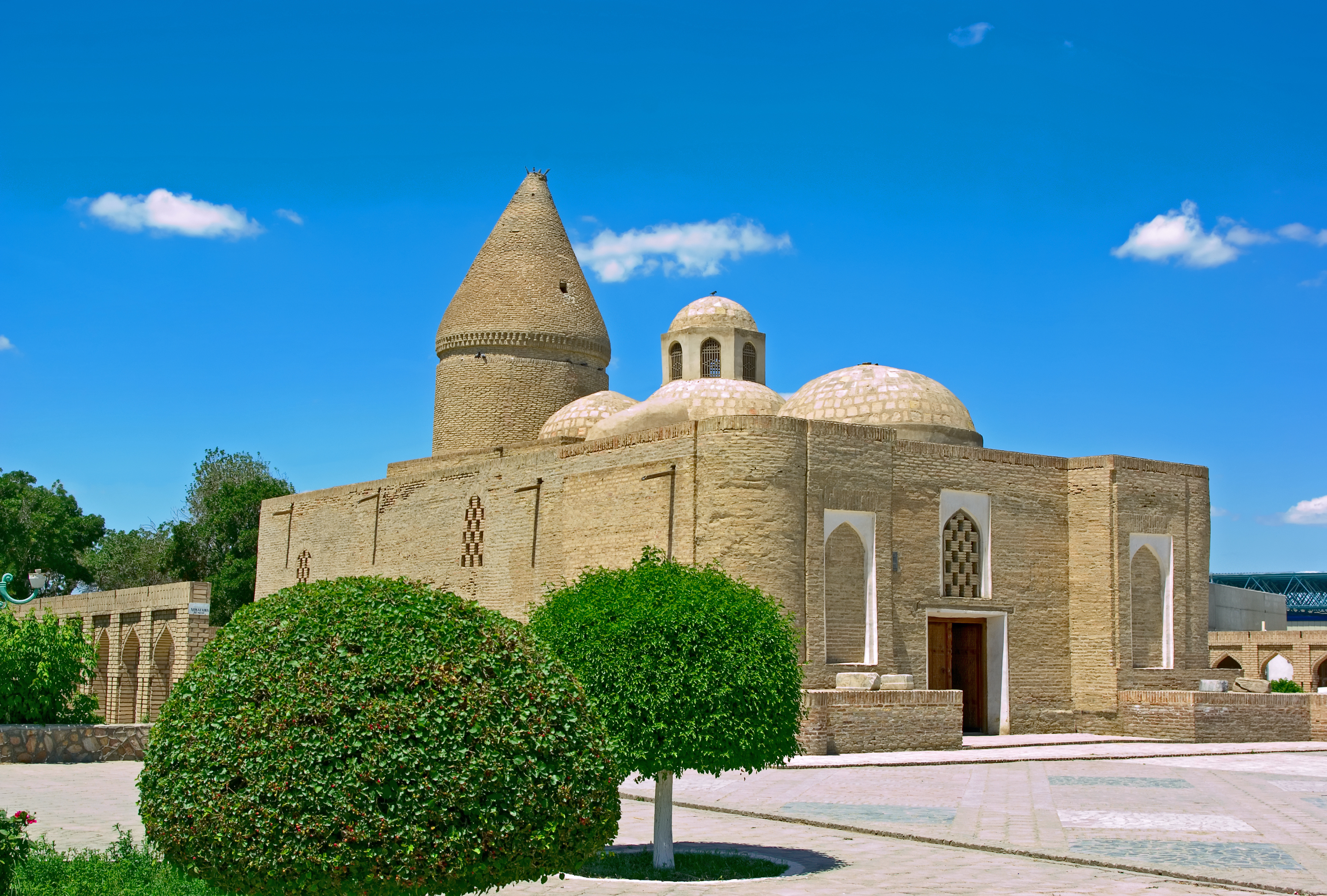 Chashma Ayub-mausoleet 