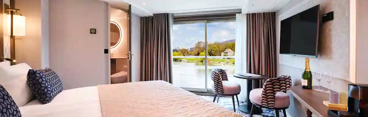 Junior Suite på Diamond og Ruby Deck (øvre- og midtdekk)