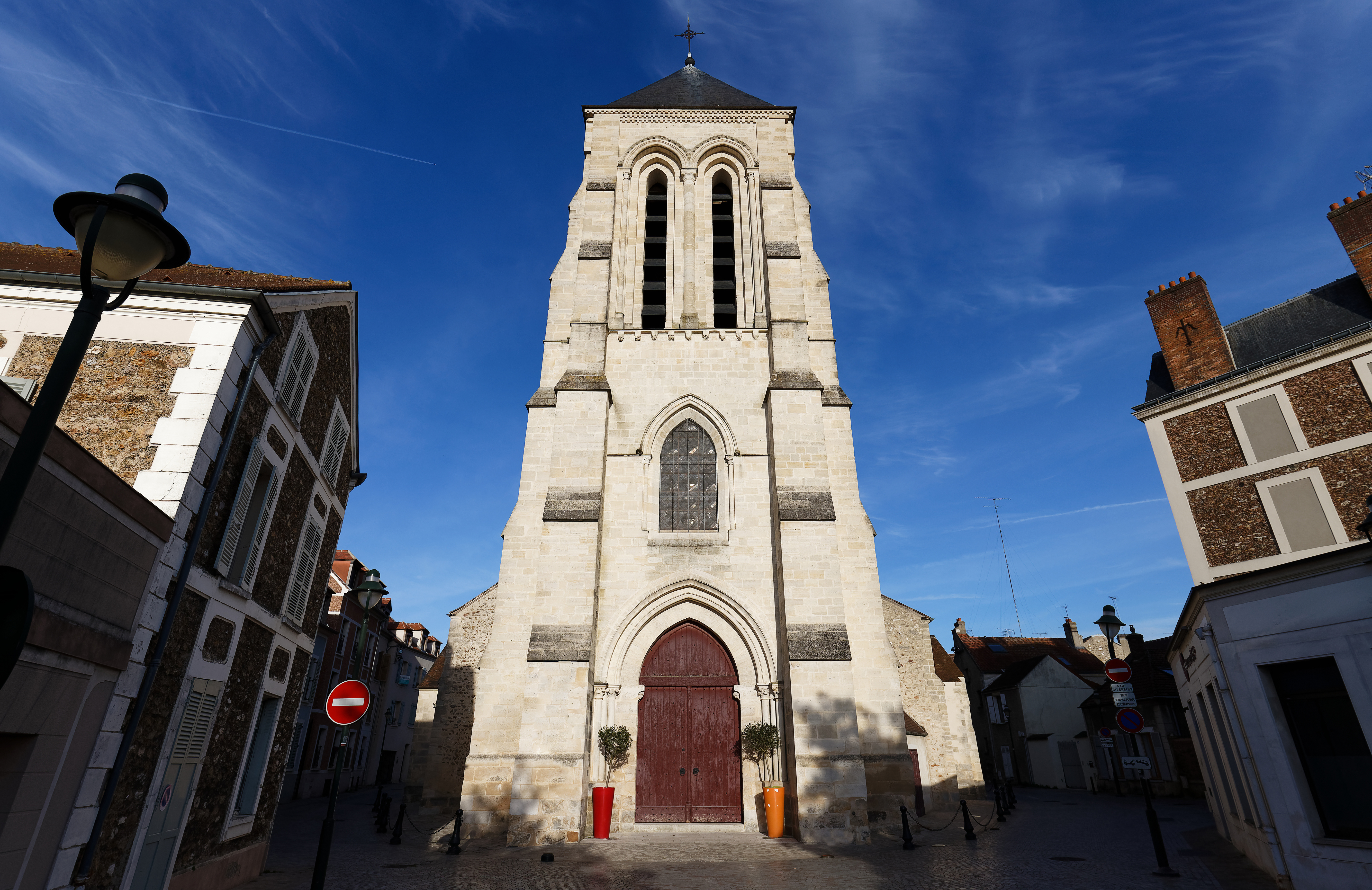 Katedralen Saint Spire i Corbeil Essonnes