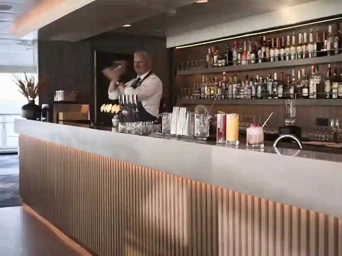 Havblikk Bar på Havila