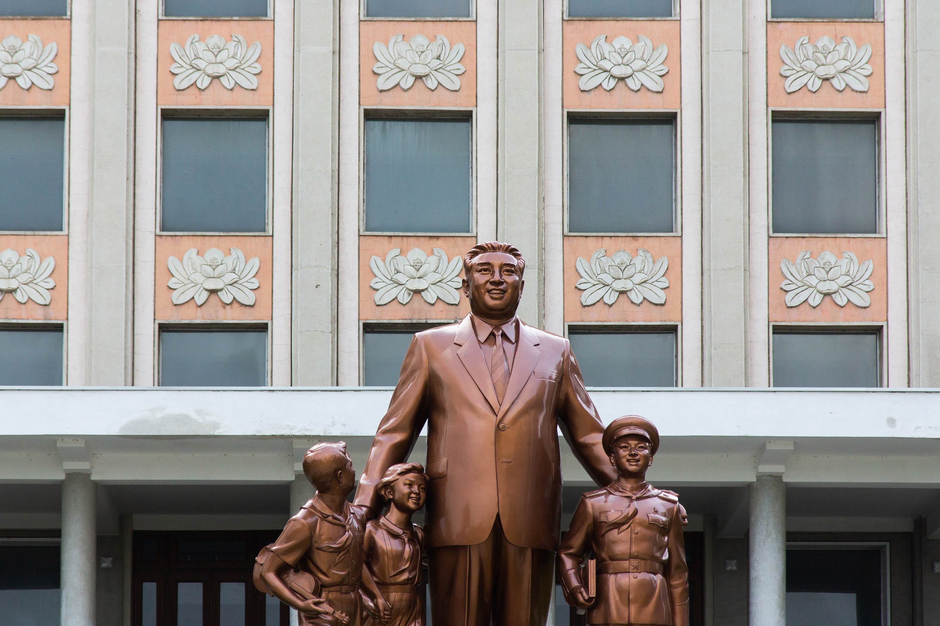 Statue Af Kim II Sung