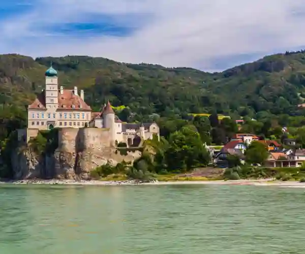 Schloss Schonbuhel i Wachaudalen
