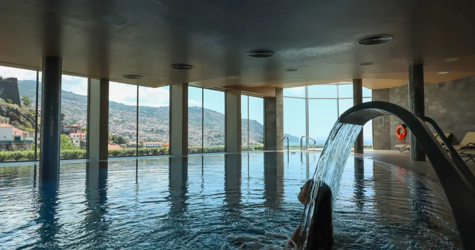 The Views Baia Hotel