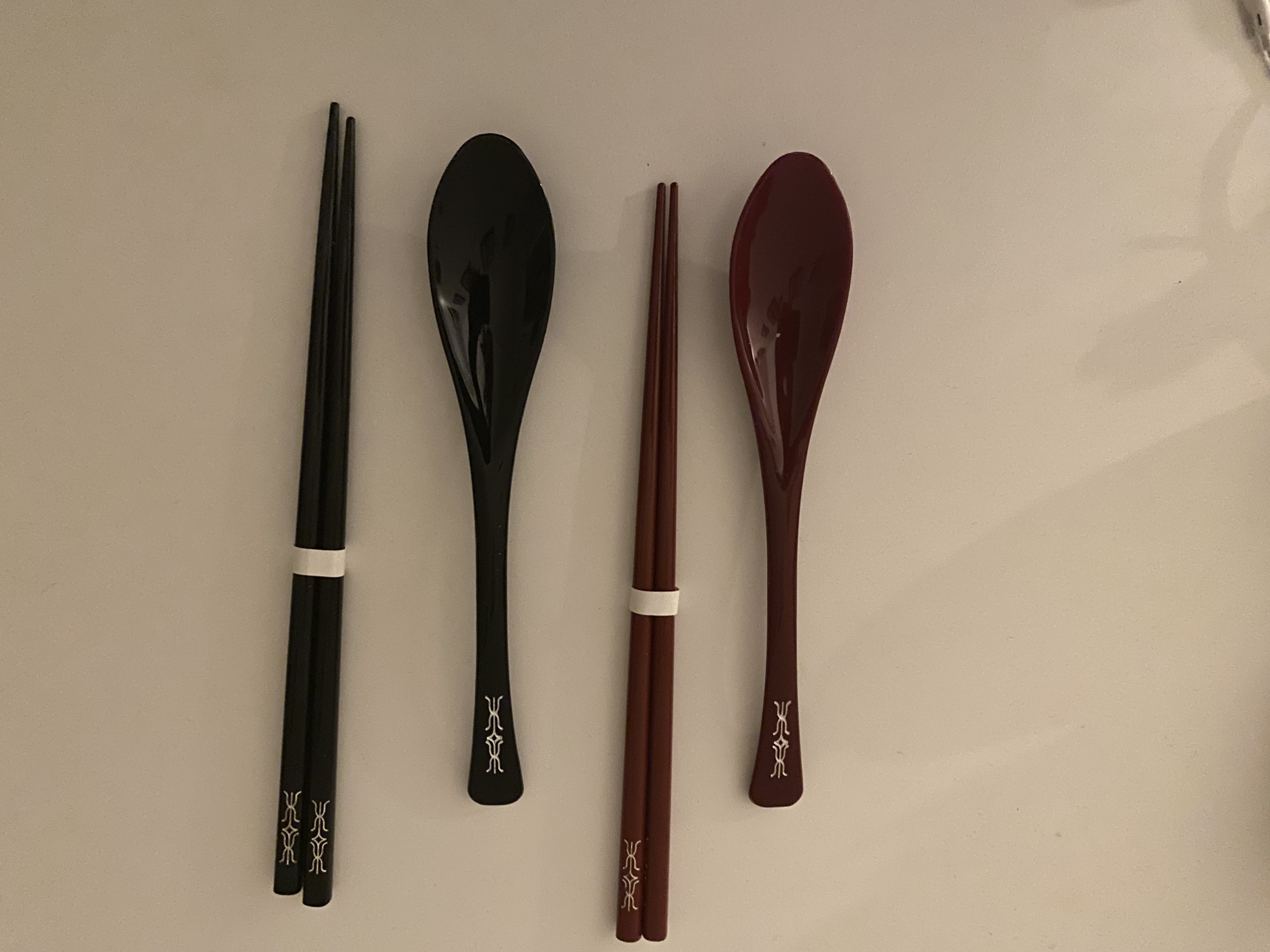 Bestik med ainu-mønstre