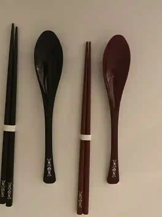 Bestik med ainu-mønstre