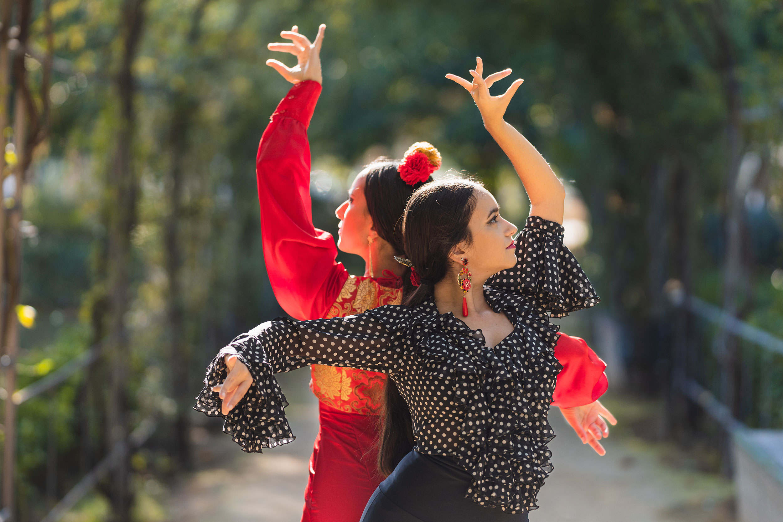 To flamencodansere i en passioneret optræden